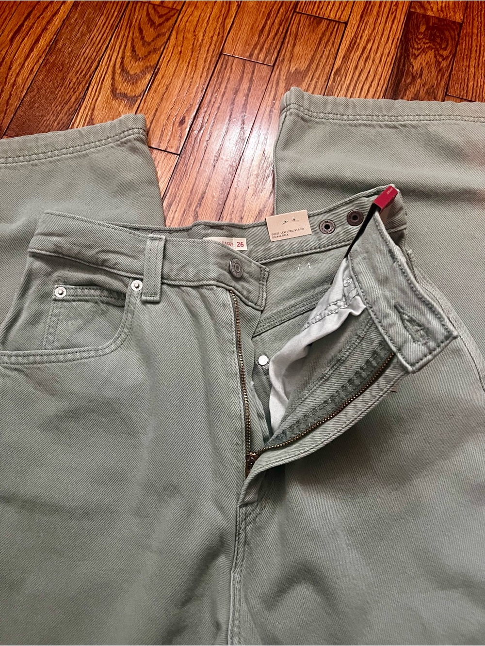 NWT Levi Jeans - Picture 8 of 10